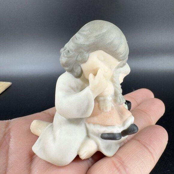 1999 NBM BAHNER Kim Anderson Verkerke Ceramic Figurine Girl Holding A Doll - Picture 9 of 11